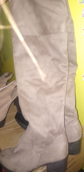 Boots - Picture 1 of 3